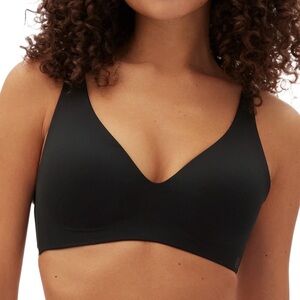 GAPBody Everyday Wireless Black Soft Cup/Seamless/Tagless Bra 32DD(E)        NWT